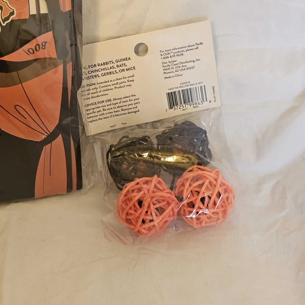 Fun House Hideaway with Willow Balls - Black and Orange